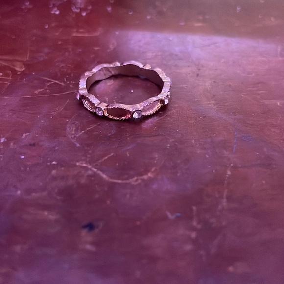 diamond dotted ring - Picture 1 of 3